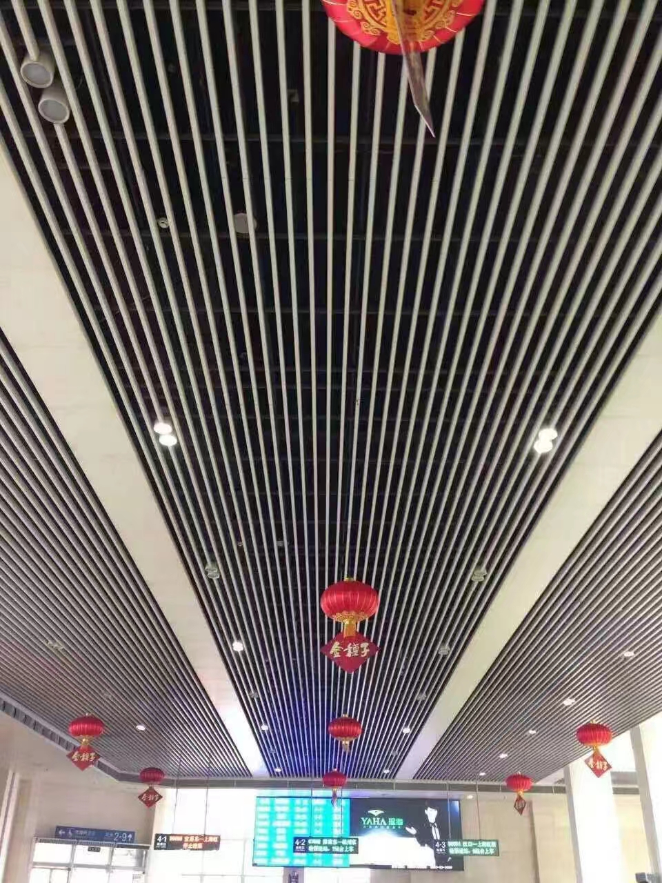 Aluminum ceiling replaces wooden ceiling